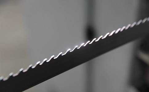 哈尔滨双金属带锯条产生切削噪音的原因具体有哪些？